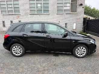krockskadad bil auto Mercedes B-klasse 180 CDI E 2012/3