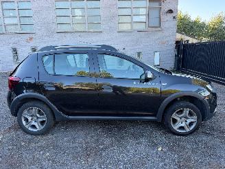 uszkodzony samochody osobowe Dacia Sandero PLUS 2017/6