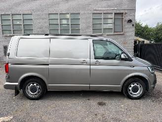 damaged passenger cars Volkswagen Transporter T6 BESTELWAGEN 2017/9