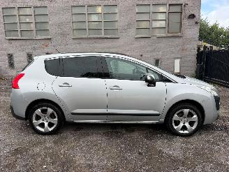 uszkodzony samochody osobowe Peugeot 3008 ALLURE 2013/4