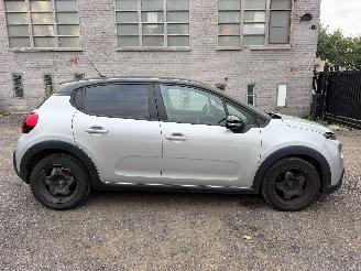 damaged passenger cars Citroën C3 III HIGHLIGHT 2018/8