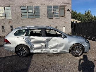 Vaurioauto  passenger cars Volkswagen Golf VARIANT HIGHLIN 2013/1