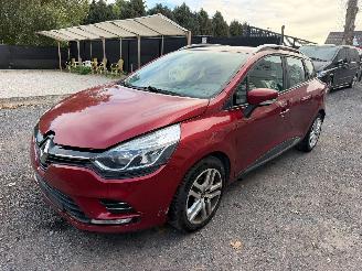 Renault Clio IV GRANDTOUR ZE picture 12