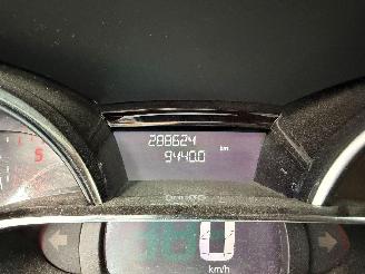 Renault Clio IV GRANDTOUR ZE picture 29