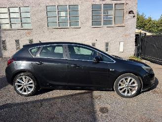 Unfallwagen Opel Astra SPORT 2012/8