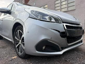 Peugeot 208 ALLURE picture 3