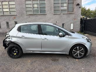Damaged car Peugeot 208 ALLURE 2018/4
