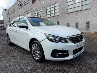 Peugeot 308 II SW FÃ‰LINE picture 2
