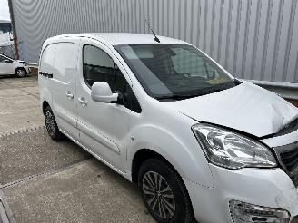 damaged commercial vehicles Peugeot Partner 1.6 BLEU HDI 2016/5