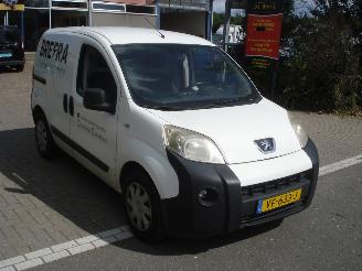 krockskadad bil bedrijf Peugeot Bipper HDI  AIRCO 2013/8
