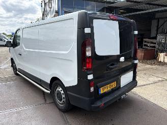 krockskadad bil bedrijf Renault Trafic 2.0 dCi 110 T30  L2 H1  Work Edition 2022/5