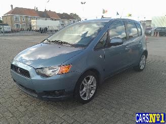 Vaurioauto  passenger cars Mitsubishi Colt  2011/3