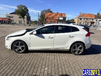 Volvo V-40  picture 13