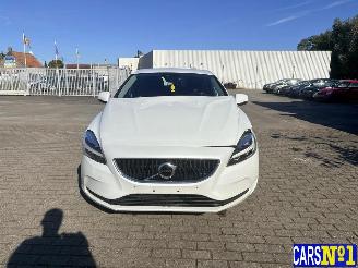 Volvo V-40  picture 1