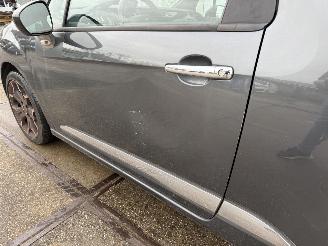 Citroën DS3 1.6 e-HDi So Chic picture 7