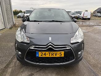 Citroën DS3 1.6 e-HDi So Chic picture 11