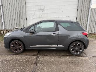 Citroën DS3 1.6 e-HDi So Chic picture 6