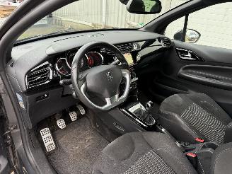 Citroën DS3 1.6 e-HDi So Chic picture 13