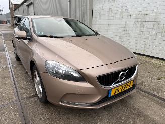 Auto incidentate Volvo V-40 2.0 T2 Kinetic 2016/6