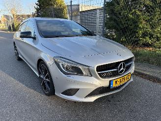 uszkodzony samochody osobowe Mercedes Cla-klasse 180 Shooting Brake 2016/2