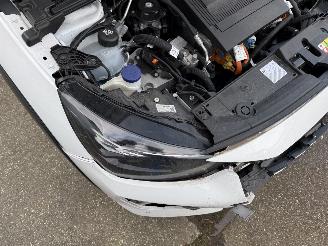 Peugeot e-208 EV GT Avant 51 kWh picture 15