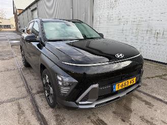 damaged passenger cars Hyundai Kona 1.6 GDI HEV Premium Leer Bose 2023/9