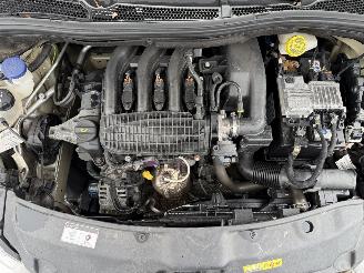 Peugeot 208 1.2 PureTech Automaat picture 14