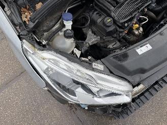 Peugeot 208 1.2 PureTech Automaat picture 18