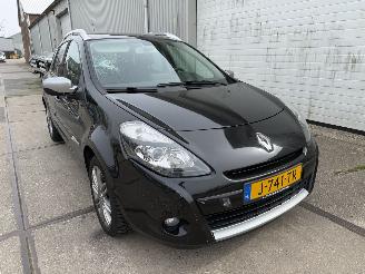 Auto incidentate Renault Clio 1.2-16V Night & Day 2011/8