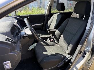 Toyota Corolla-verso 1.6 VVT-i Dynamic Navigatie Airco 5-Pers. picture 16