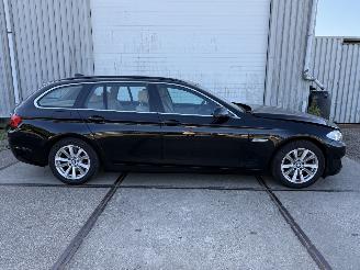 BMW 5-serie 528i Touring picture 2