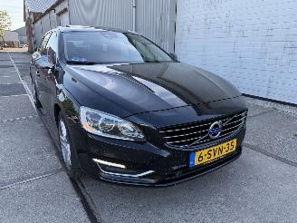 Auto incidentate Volvo V-60 2.4 D6 AWD Plug in Hybrid Summum 2013/12