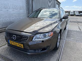 Voiture accidenté Volvo V-70 Volvo V70 1.6 T4 Nordic+ 2014/5