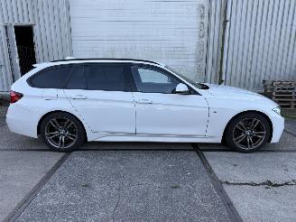 Unfallwagen BMW 3-serie 330i Touring M-Sport 2019/4
