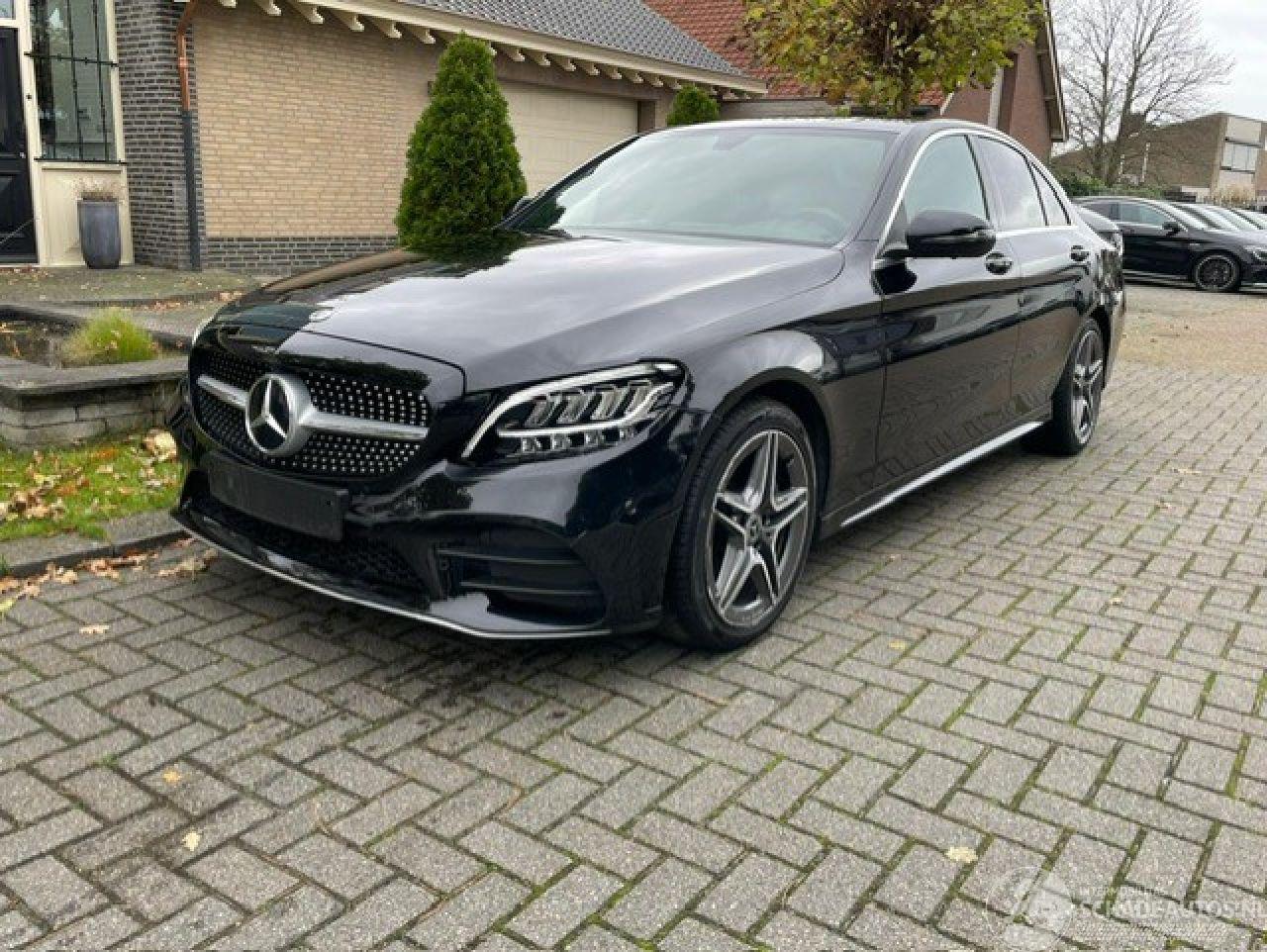 Mercedes C-klasse 200 d AMG LINE  COMAND CAMERA PDC LEDER