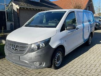 skadebil bedrijf Mercedes Vito 114 CDI LANG EURO 6 NAVI CAMERA AIRCO 2020/1