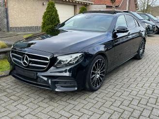 Damaged car Mercedes E-klasse 220 d AMG LINE PANO NIGHT WIDESCREEN 2019/11