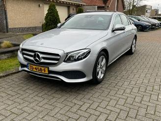 Schadeauto Mercedes E-klasse 200 AVANTGARDE NAVI CAMERA LED 2017/11