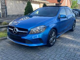 skadebil auto Mercedes A-klasse 250 4MATIC URBAN PANO NAVI PDC 2016/1