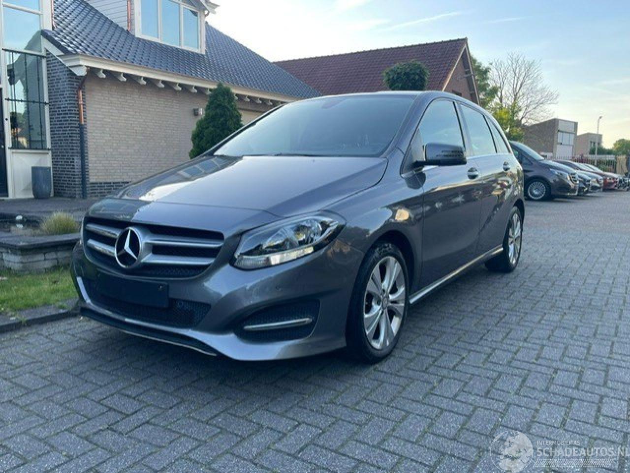 Mercedes B-klasse 180 d NAVI KLIMA PDC