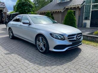 Vaurioauto  passenger cars Mercedes E-klasse 200 d AVANTGARDE WIDESCREEN NAVI CAMERA LED 2017/2