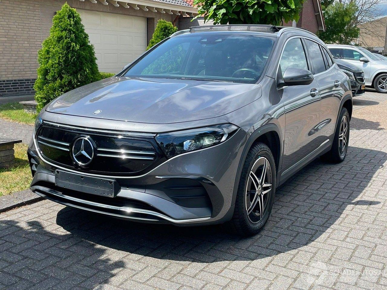 Mercedes EQA 250 AMG LINE PANO CAMERA NAVI LED