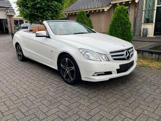 krockskadad bil auto Mercedes E-klasse 200 CGI AVANTGARDE NAVI LEDER XENON 2010/9