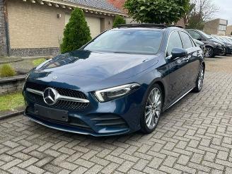 Unfallwagen Mercedes A-klasse 200 AMG LINE PANO LED NAVI CAMERA 2019/9