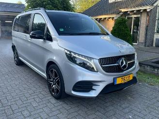 Schade bus Mercedes  300 d Avantgarde AMG LINE 7 ZITS LED 2023/2