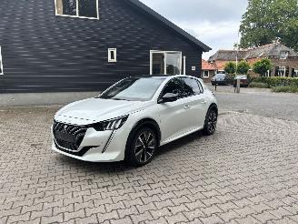 Unfallwagen Peugeot 208 GT LiNE AUTOMAAT NAVI CLIMA CAMERA LED CRUISE B.J 2025 plaatschade 2025/6