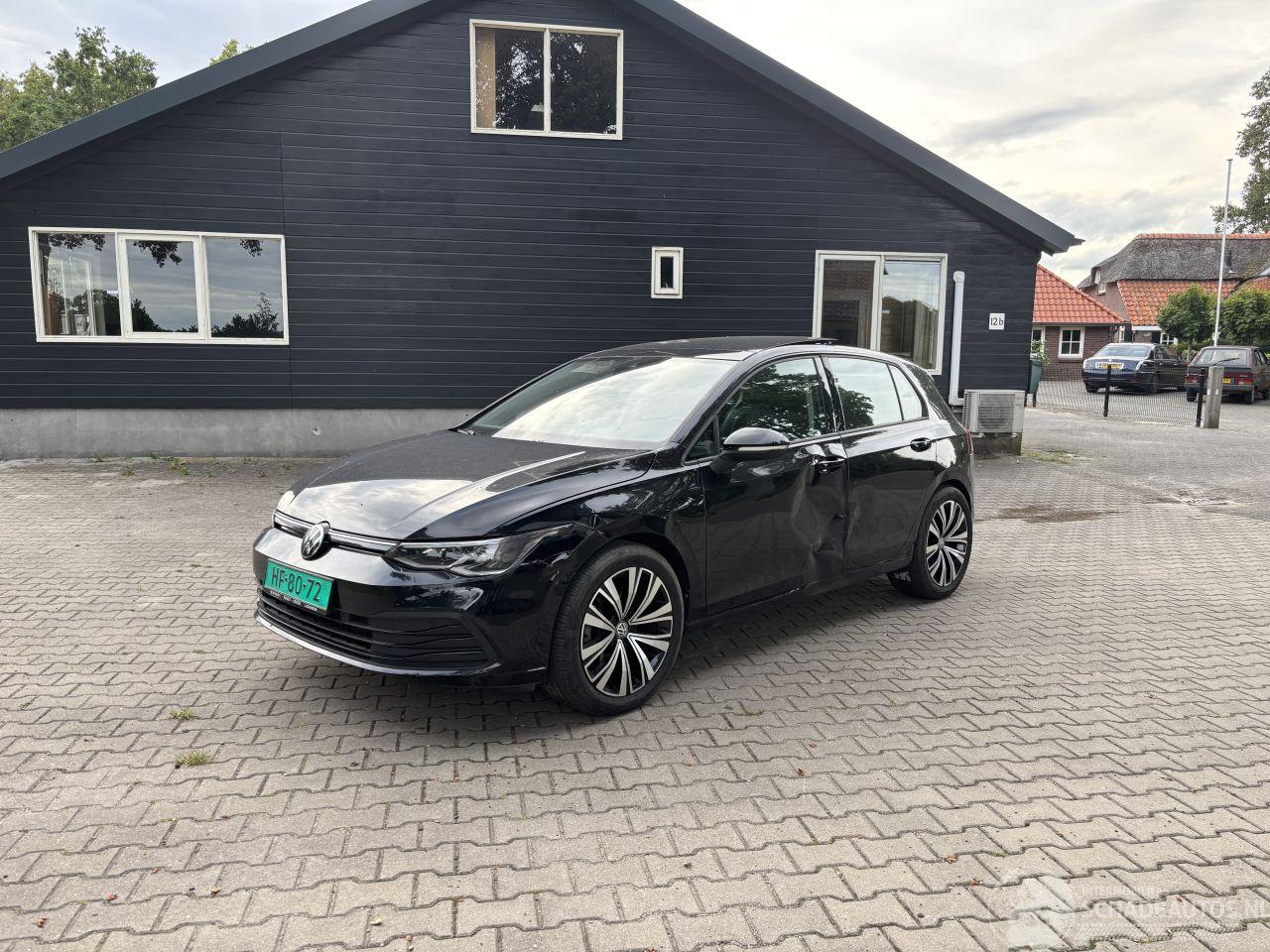Volkswagen Golf VIII 1.5 PANO CLIMA CAMERA LED 18 Inch B.J 2023