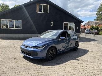 skadebil auto Volkswagen Golf 8,5 FACELIFT 1.5 NAVI CLIMA CAMERA LED VIRT DASH TREKHAAK B.J 12-2024 NEW MODEL 2024/12