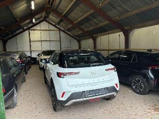 Coche accidentado Opel Mokka-E Elektrische Automaat Leer Navi Clima Camera B.J 2025 2025/2