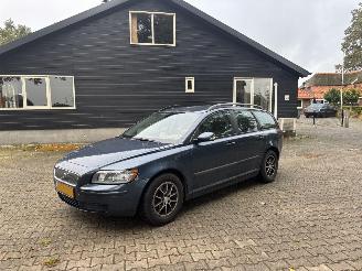 skadebil auto Volvo V-50 1.8 EDITION 125 PK AIRCO ABS TREKHAAK B.J 2005 Geen schade TOP Conditie 2005/1